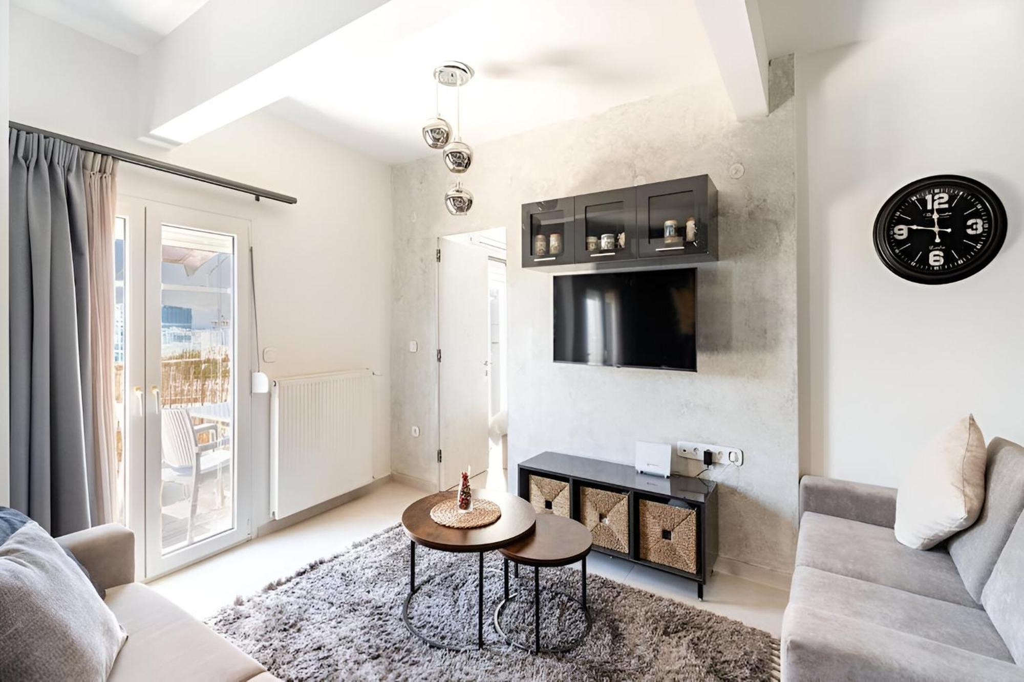 Elegant, Modern & Spacious Apartment In Thessaloniki With Balcony Eksteriør bilde